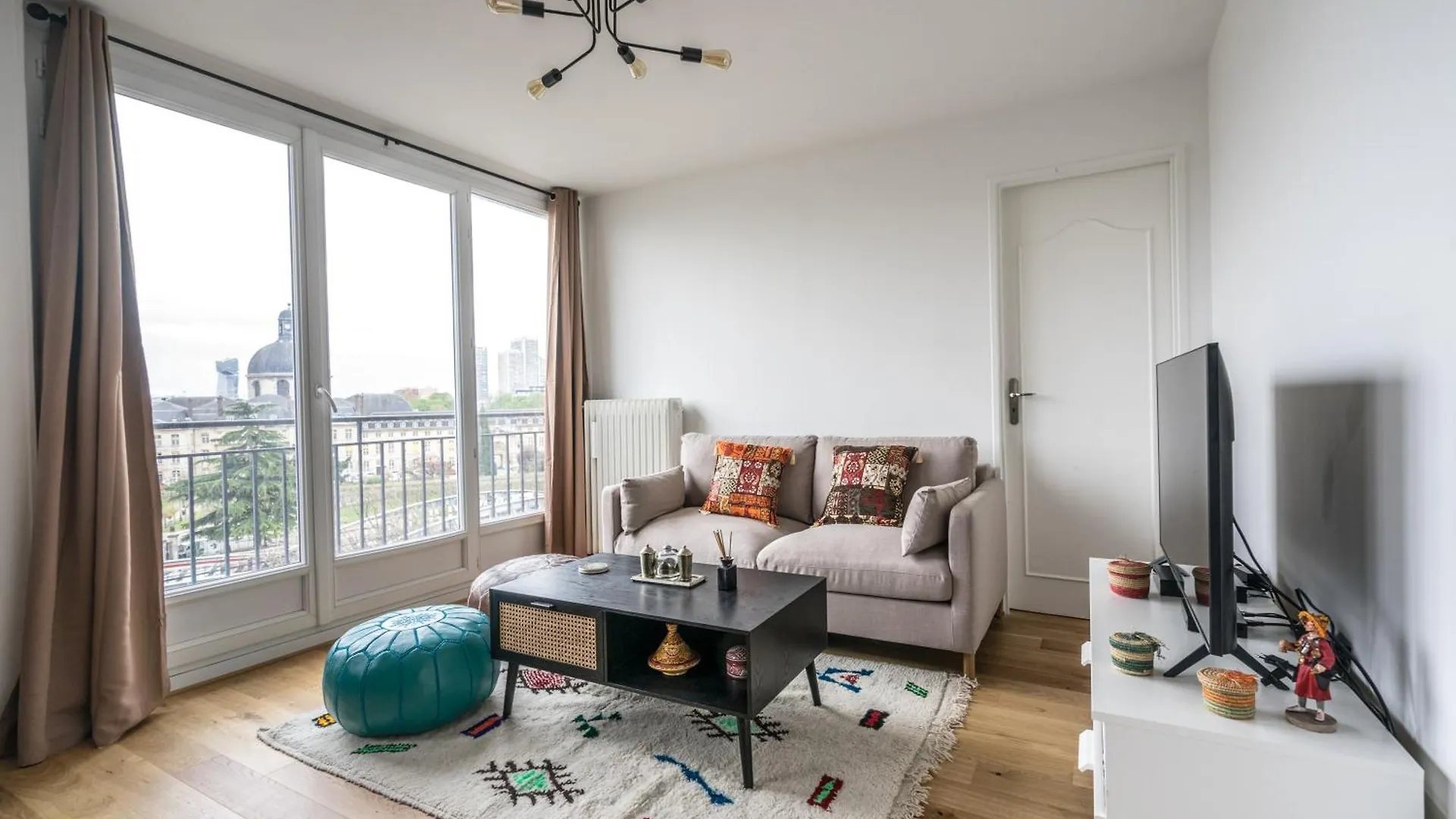 Apartment Charming In 5 With Stunning View *